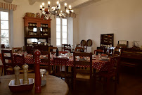 Atmosphère du Restaurant La Table à Rallonges . COMBROUZE . AVEYRON à Colombies - n°2