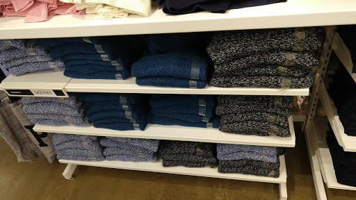 Clothing Store «Gap Outlet», reviews and photos, 1001 N Arney Rd, Woodburn, OR 97071, USA