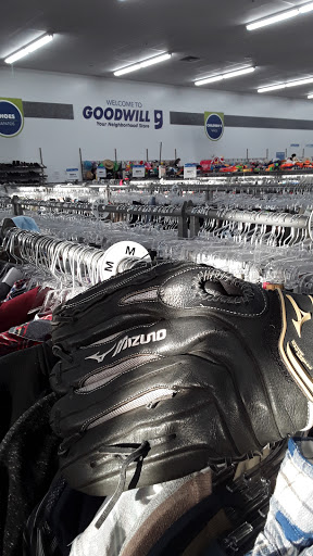 Thrift Store «99th & Buckeye Goodwill Retail Store & Donation Center», reviews and photos, 2933 S 99th Ave, Tolleson, AZ 85353, USA