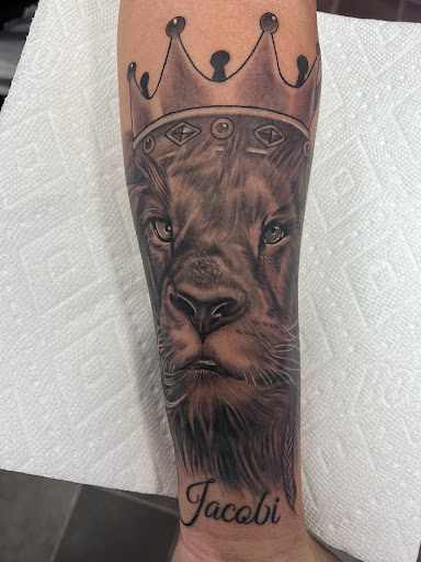 Explore tattoo filling ideas, creative tattoo ideas in Richmond, available at Captured Moment Tattoos