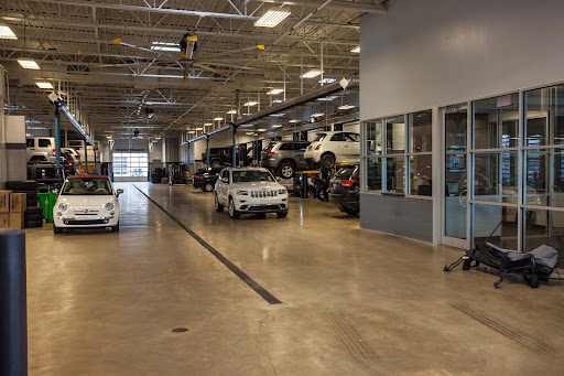Jeep Dealer «Fields Chrysler Jeep Dodge RAM Glenview», reviews and photos, 2800 Patriot Blvd, Glenview, IL 60026, USA