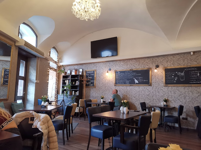 Várker Café & Restaurant - Étterem