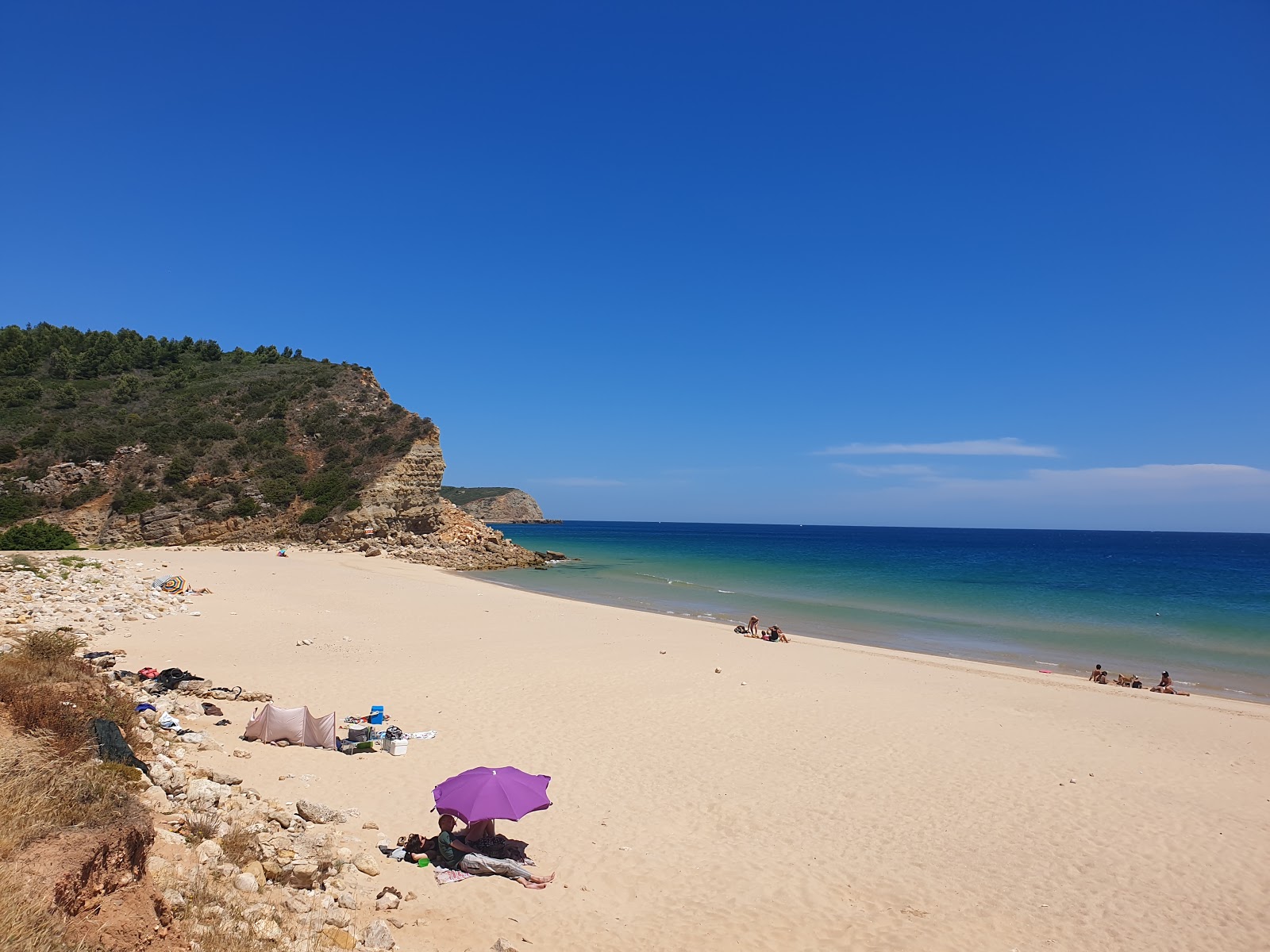 Fotografie cu Praia da Boca do Rio cu nivelul de curățenie destul de curat