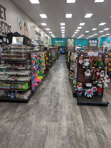 Pet Supply Store «Pet Supermarket, Inc.», reviews and photos, 9294 Kingston Pike, Knoxville, TN 37922, USA