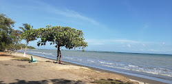 Foto von Carat Shed beach mit geräumige küstenlinie
