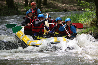 Adrénaline Rafting Morvan : Rafting, Hydrospeed, Canoé/Kayak-raft dans la Nièvre en Bourgogne. EVG/EVJF à Chalaux