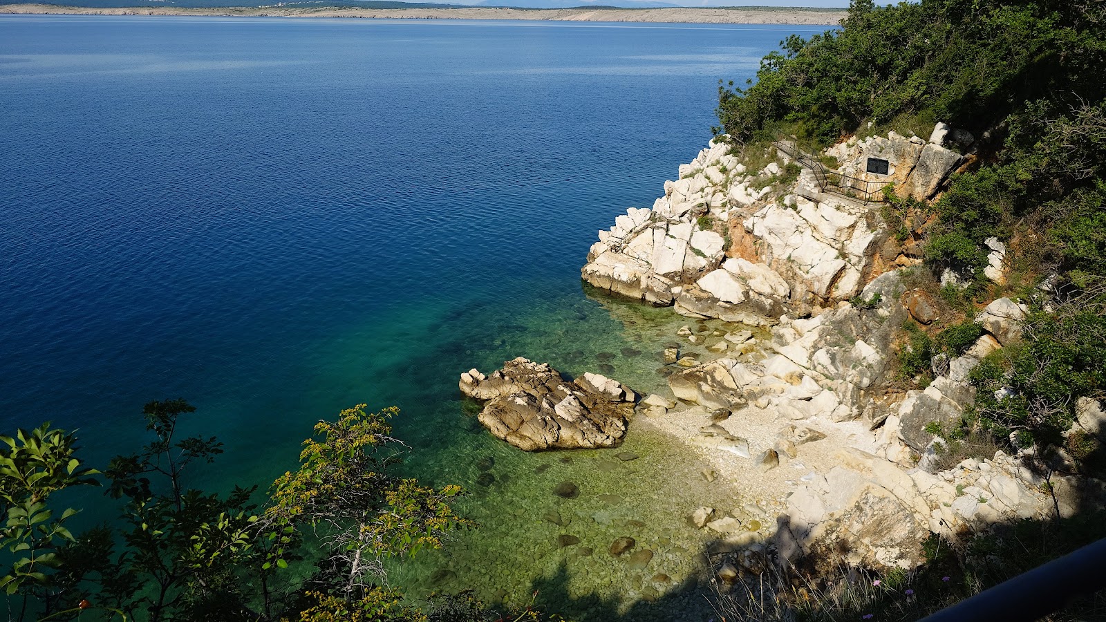 Kacjak FKK Beach'in fotoğrafı imkanlar alanı
