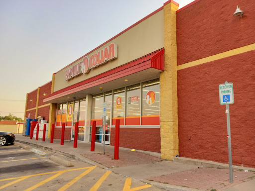 Dollar Store «FAMILY DOLLAR», reviews and photos, 1327 N Dallas Ave, Lancaster, TX 75134, USA