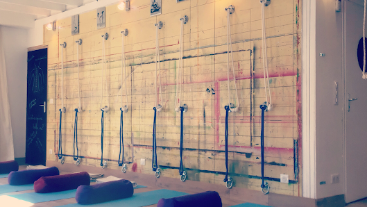Anne Marie Van Holder Yoga CLAMART 11 Rue Paul Bert, 92140 Clamart, France