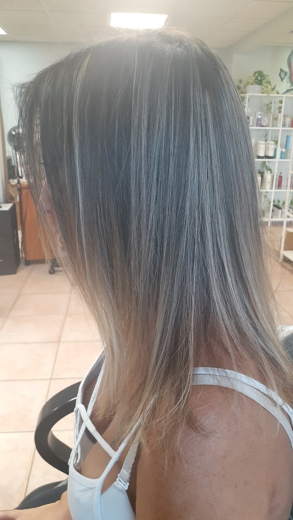 Jennifer Kroll, Hairstylist 33050