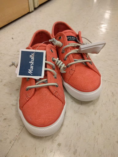 Shopping Mall «Seminole Square Shopping Center», reviews and photos, 200 Zan Rd, Charlottesville, VA 22901, USA