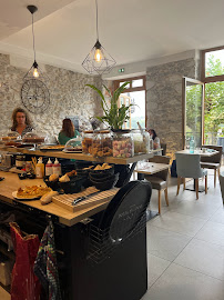 Atmosphère du Restaurant Salon Cyrano à Cambo-les-Bains - n°16