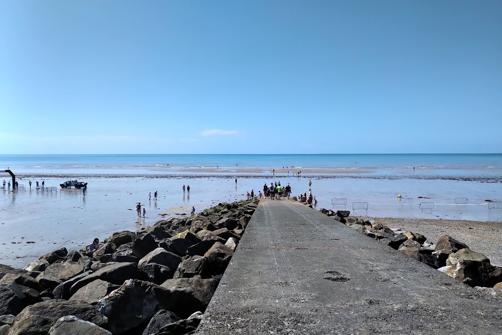 Plage d'Agon-Coutainville'in fotoğrafı imkanlar alanı