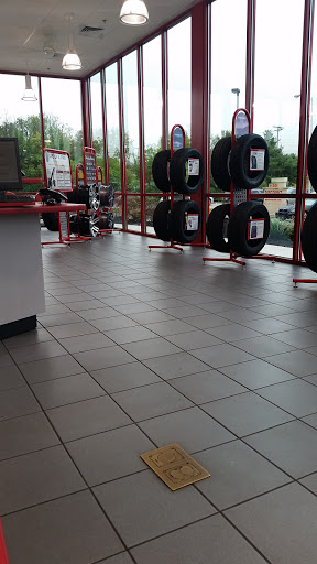 Tire Shop «Discount Tire Store - Farragut, TN», reviews and photos, 11201 Kingston Pike, Farragut, TN 37934, USA