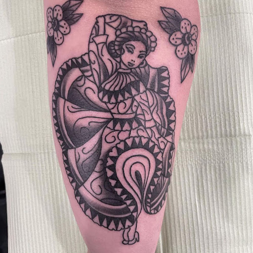 Explore tattoo shading ideas, creative tattoo ideas in Marietta, available at The Queen Bee Tattoo and Piercing Parlour