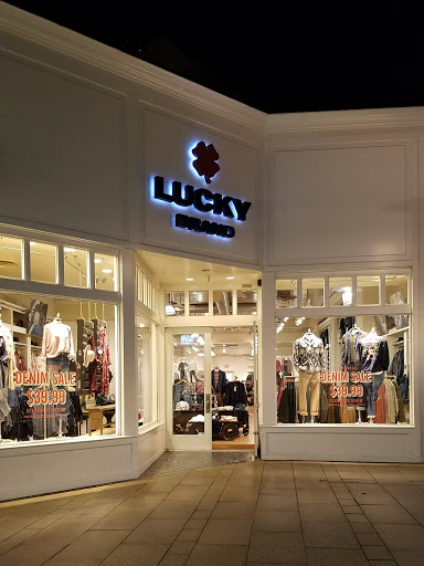 Shopping Mall «The Village at Corte Madera», reviews and photos, 1618 Redwood Hwy, Corte Madera, CA 94925, USA