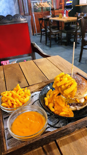 Opinii despre Burger-Bar-Hol în Budapest - Étterem