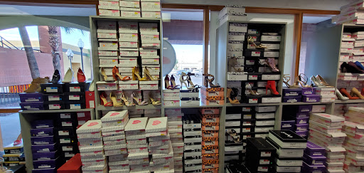 Shoe Store «Wholesale Fashion Shoes», reviews and photos, 4041 E Thomas Rd, Phoenix, AZ 85018, USA