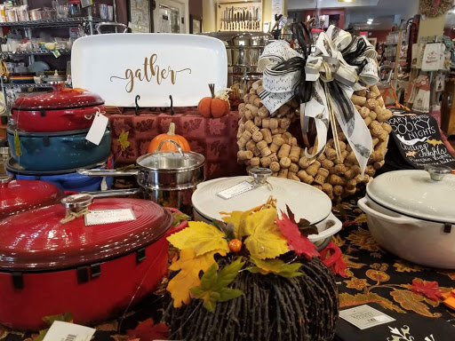 Kitchen Supply Store «Kiss The Cook Kitchen Shop», reviews and photos, 113 E Theissen St, Boerne, TX 78006, USA