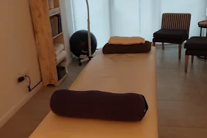 Masaje Profesional y Masaje Deportivo - Sports Massage con Tecnicas de Quiropraxia y Osteopatía. image