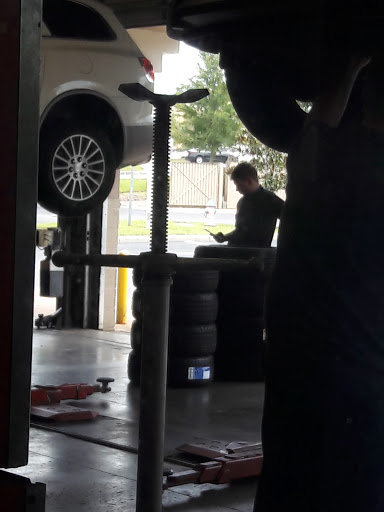 Tire Shop «Firestone Complete Auto Care», reviews and photos, 2587 S Hwy 27, Clermont, FL 34711, USA