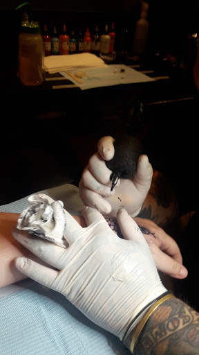 Body Piercing Shop «Atomic Tattoos», reviews and photos, 459 Brandon Town Center Dr, Brandon, FL 33511, USA