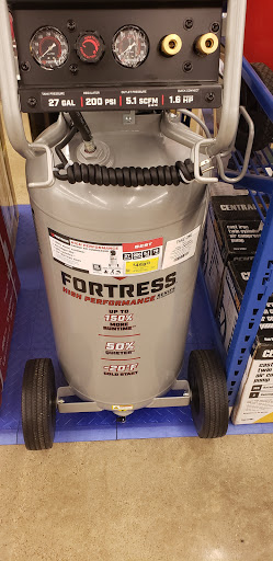 Hardware Store «Harbor Freight Tools», reviews and photos, 1409 E Stone Dr, Kingsport, TN 37664, USA