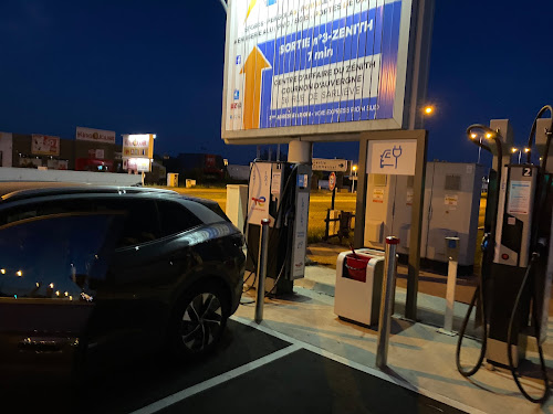 Borne de recharge de véhicules électriques TOTAL Station de recharge Aubière