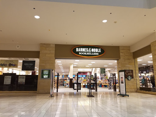Barnes & Noble Booksellers Clackamas Town Ctr Mall, 12000 SE 82nd Ave, Portland, OR 97086, USA, 