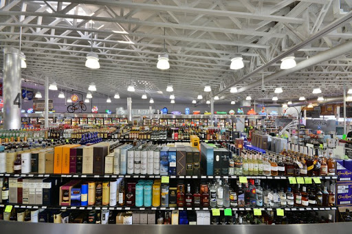 Liquor Store «Chambers Wine and Liquor», reviews and photos, 15260 E Iliff Ave, Aurora, CO 80014, USA