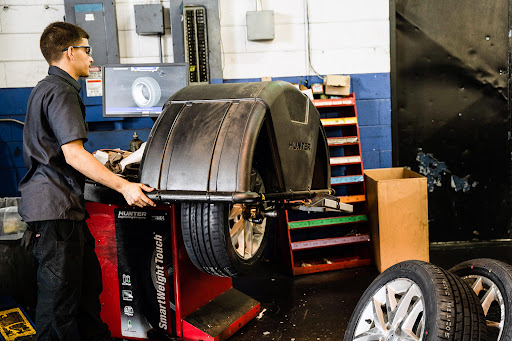 Auto Parts Store «Pep Boys Auto Parts & Service», reviews and photos, 6311 W Bell Rd, Glendale, AZ 85308, USA