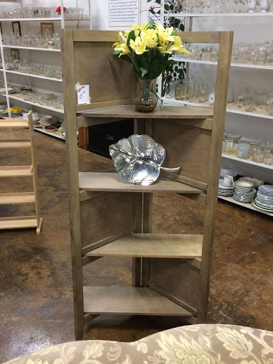 Thrift Store «Bridge House Thrift Store», reviews and photos, 4243 Earhart Blvd, New Orleans, LA 70130, USA