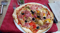 Pizza du Pizzeria Restaurant Pizzéria Au Petit Bonheur à La Tranche-sur-Mer - n°16