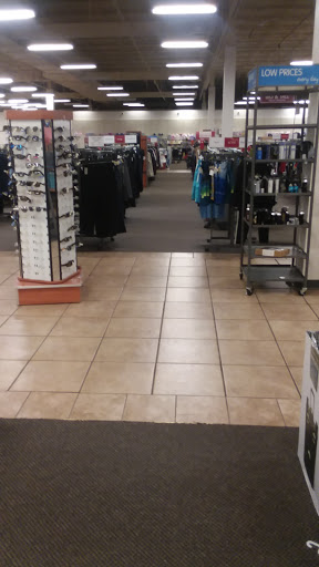Clothing Store «Burlington Coat Factory», reviews and photos, 1555 S Lake St, Mundelein, IL 60060, USA