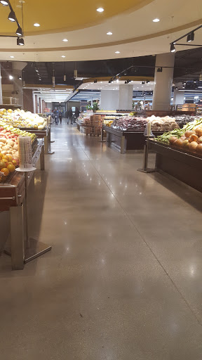Supermarket «Cermak Fresh Produce», reviews and photos, 4000 W Diversey Ave, Chicago, IL 60639, USA