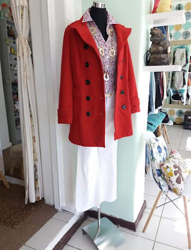 Opinii despre el armario antiguo în Chillán - Tienda de ropa