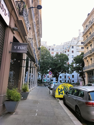 5e Rue à Grenoble