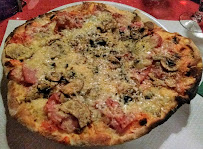 Plats et boissons du Pizzeria Pizzéria Gino à Saint-Jean-de-Bournay - n°10