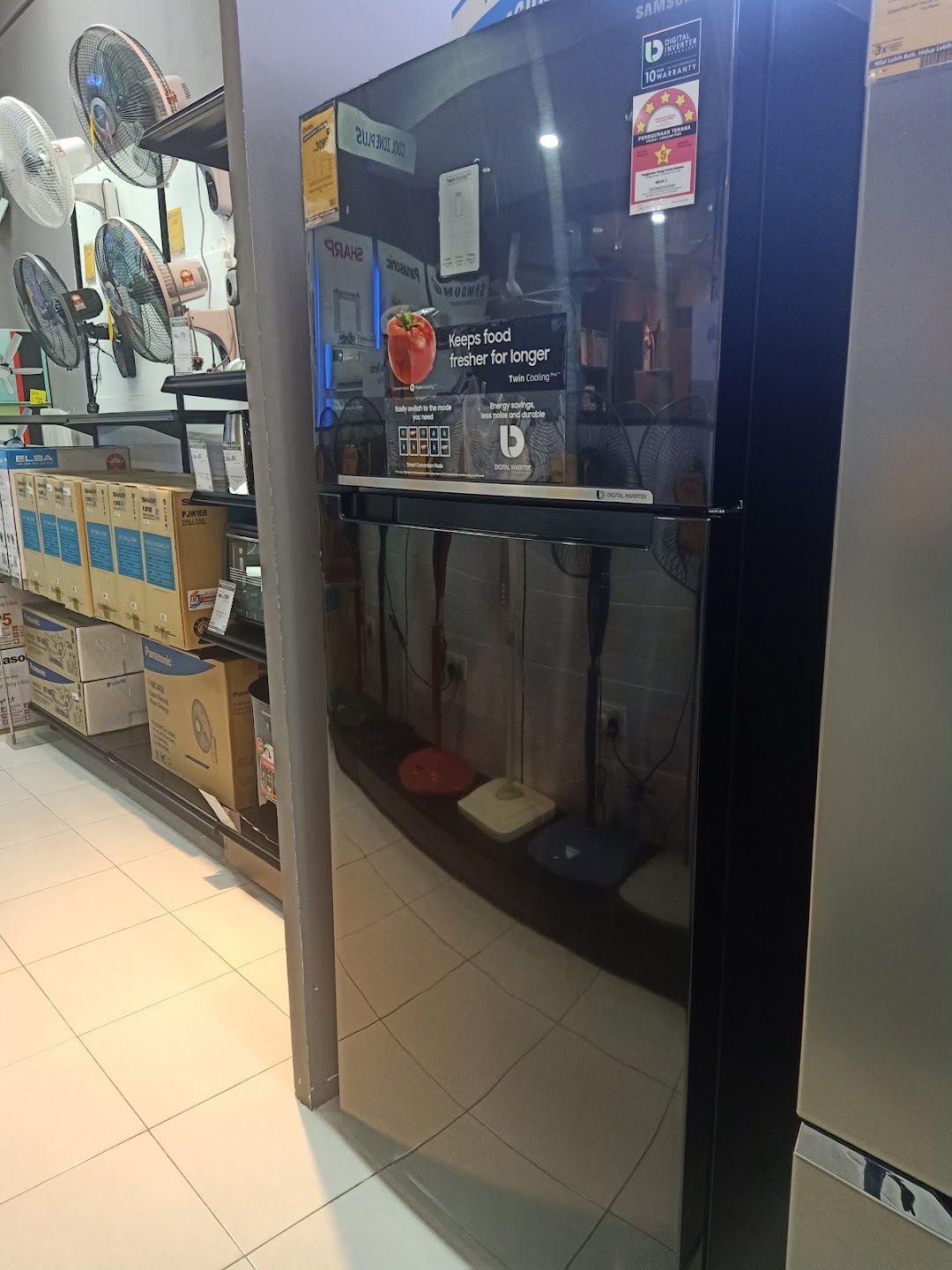 COURTS Rawang di bandar Rawang