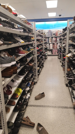 Clothing Store «Ross Dress for Less», reviews and photos, 7884 Van Nuys Blvd, Van Nuys, CA 91402, USA