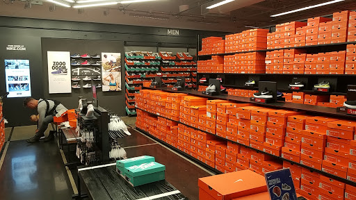Sporting Goods Store «Nike Factory Store», reviews and photos, 1 Outlet Blvd #600, Wrentham, MA 02093, USA