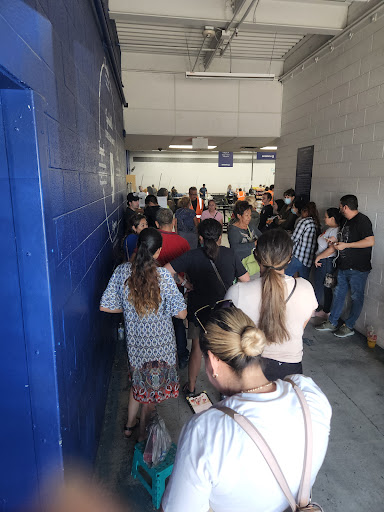 Thrift Store «Goodwill Clearance Outlet, Donation Center & Career Center», reviews and photos, 515 N 51st Ave, Phoenix, AZ 85043, USA