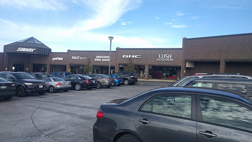 Shopping Mall «Pavilion Shopping Center», reviews and photos, 24055 Chagrin Blvd, Beachwood, OH 44122, USA