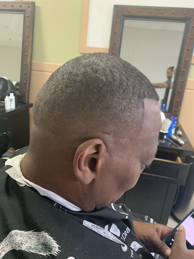 Hair Extension Technician «Royals Elite Barber Salon», reviews and photos, 2012 S 320th St f, Federal Way, WA 98003, USA