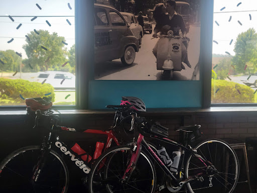 Donut Shop «Hurts Donut», reviews and photos, 7010 W 21st St, Wichita, KS 67205, USA