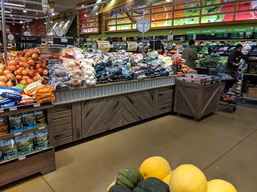 Grocery Store «Fresh Thyme Farmers Market- Lafayette», reviews and photos, 220 S Creasy Ln, Lafayette, IN 47905, USA