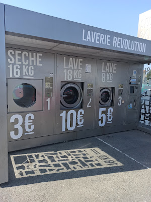 Laverie Revolution laundry à Laruscade