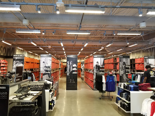 Clothing Store «Nike Factory Store», reviews and photos, 4101 S Carrollton Ave, New Orleans, LA 70119, USA