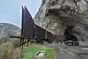 Niaux cave image