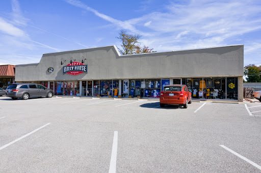 Sportswear Store «Rally House Brentwood», reviews and photos, 1120 S Brentwood Blvd, Richmond Heights, MO 63117, USA